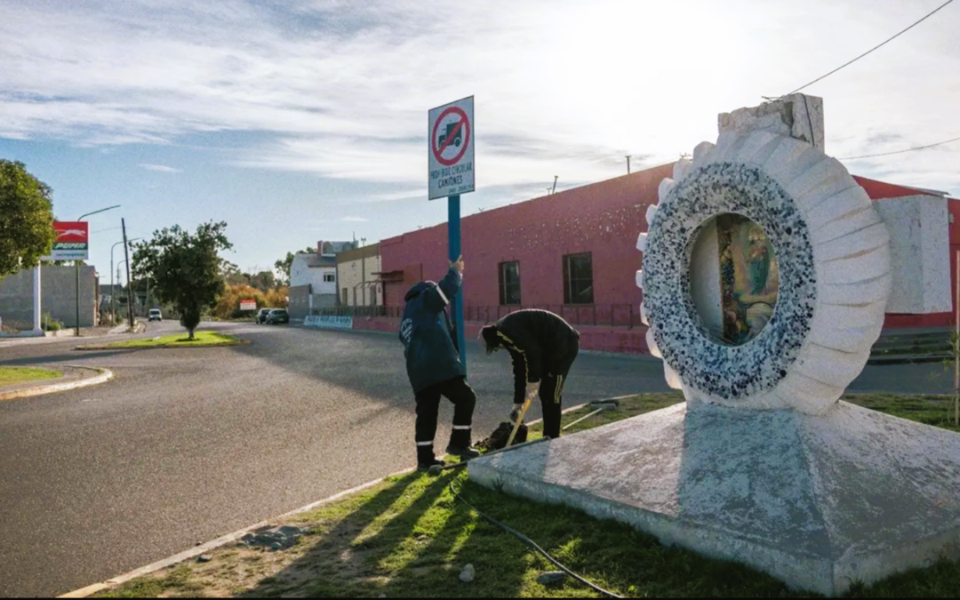 Rawson reforzó señalización en accesos al Puente del Poeta