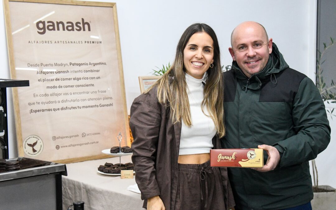 Sastre presente en la apertura de la fábrica de alfajores “Ganash
